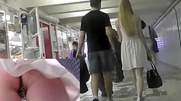 Boyfriend didn t notice his girl upskirted by