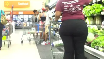 Juicy wide nut drainin azzzz